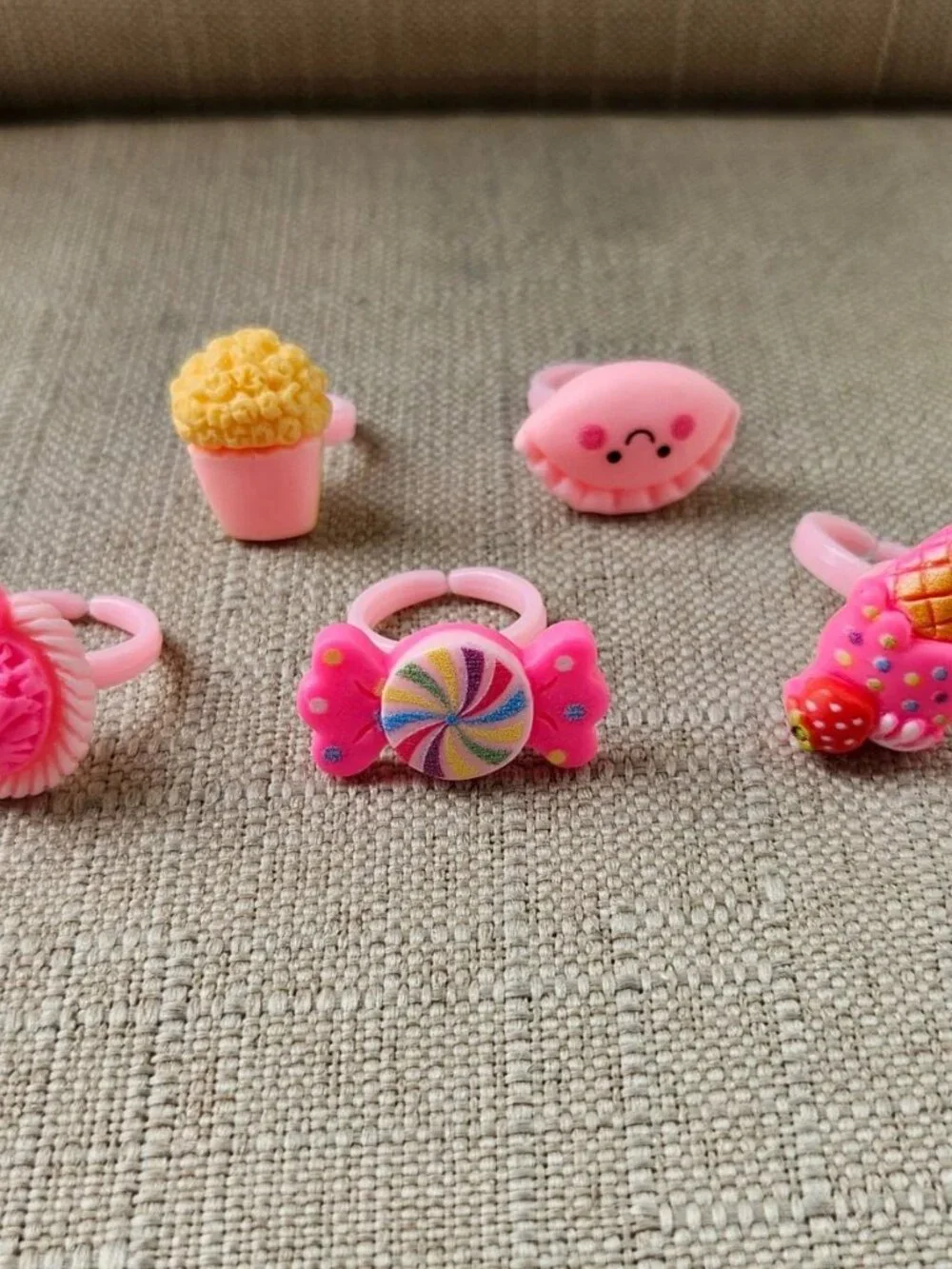 Kid Girl Rings Set of 5 Fashion Jewelry Plastic Rings Ice Cream Cone New